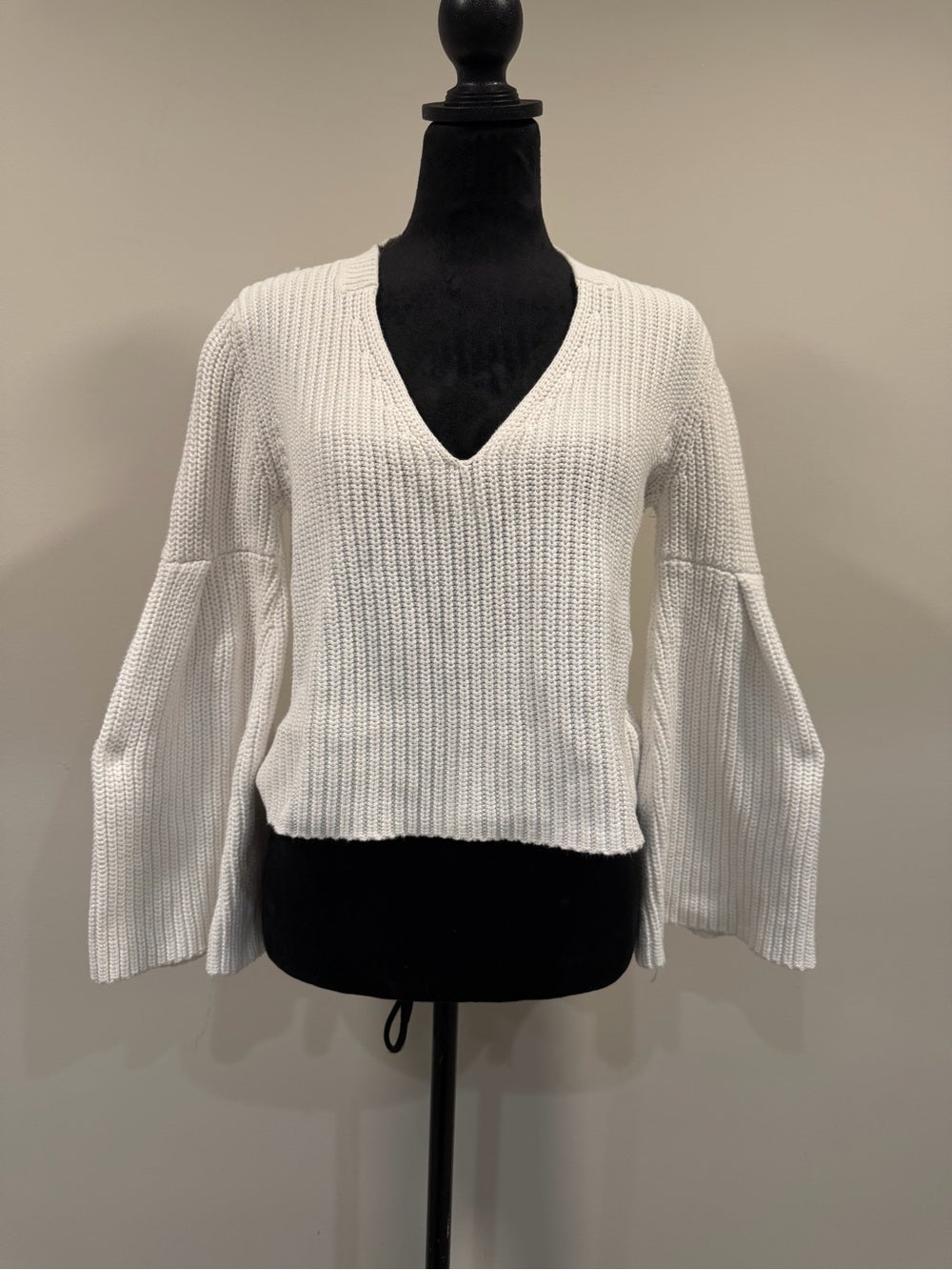 GT-0240 Free People White Cotton V Neck Bell Sleeve Knit Sweater