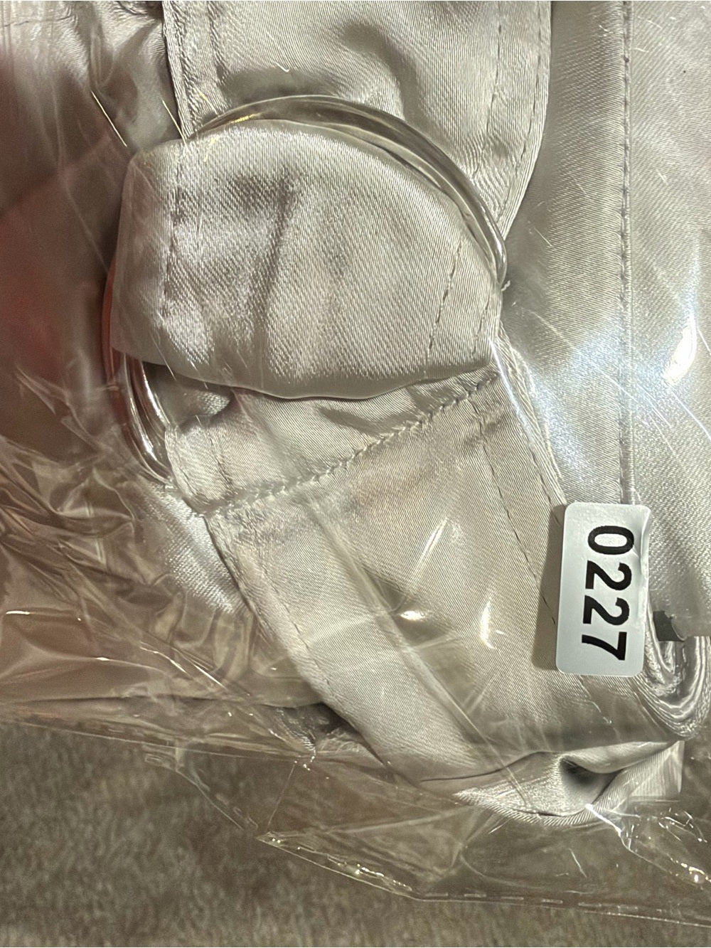 GT-0227 NWT Sanctuary Classy Cargo Satin Pants Silver Size 27
