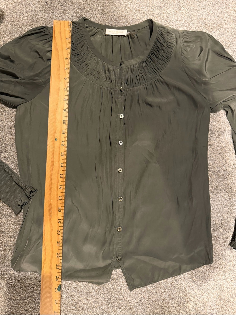 GT-0249 Ramy Brook Olive Green Ruched Button Front Blouse XS Smocked Cuffs