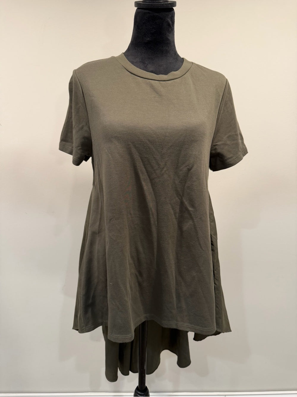 GT-0225 English Factory Olive Green High Low Mixed Media Tunic Top M NWT