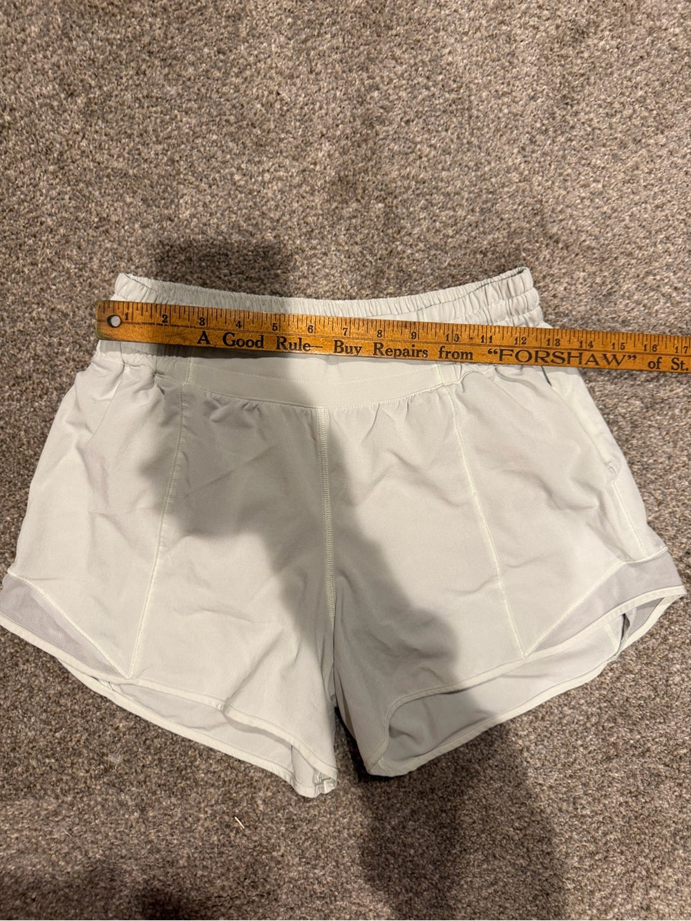 Lululemon Hotty Hot Running Athletic Shorts Size 6 GT-0254