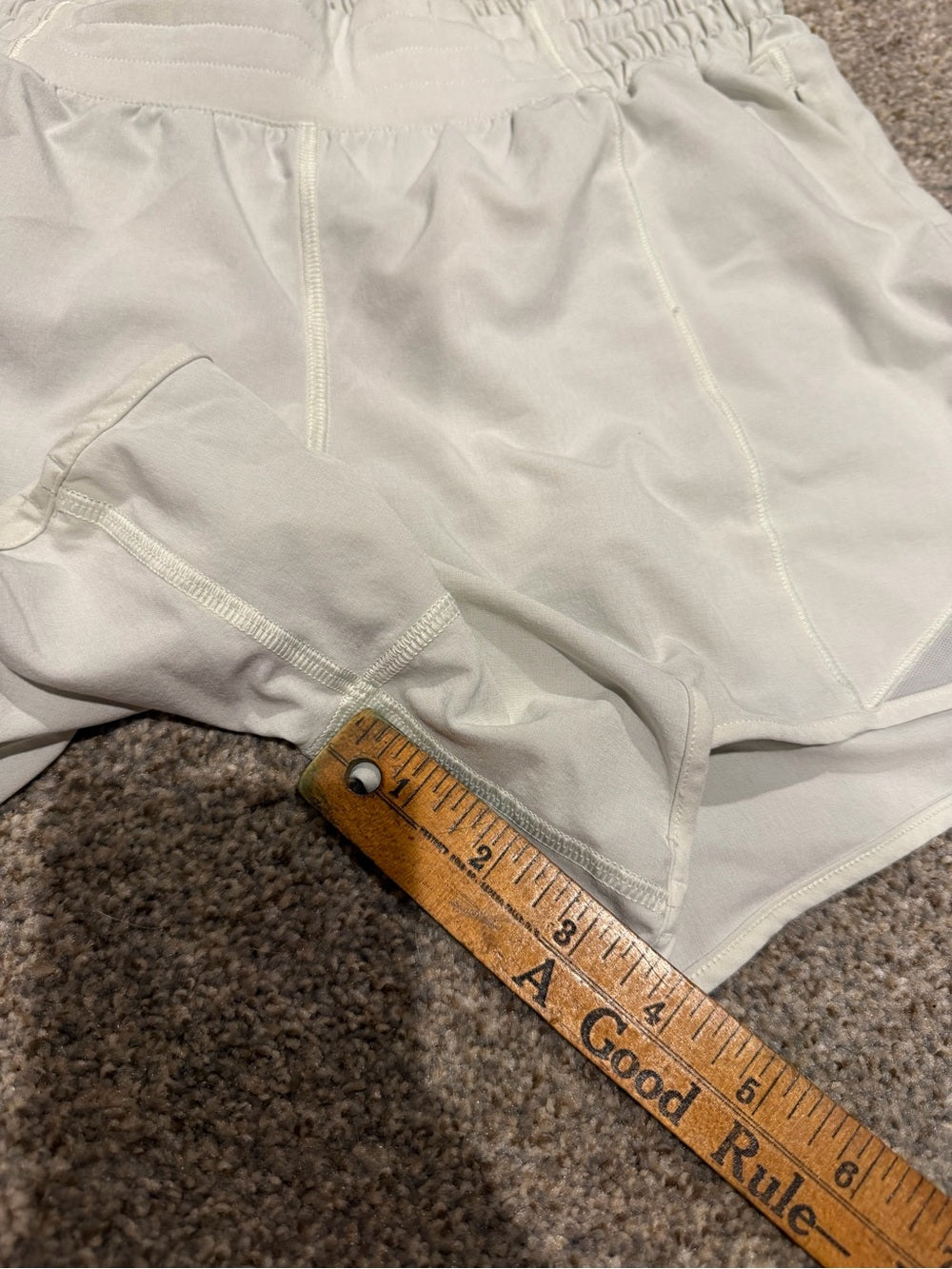 Lululemon Hotty Hot Running Athletic Shorts Size 6 GT-0254