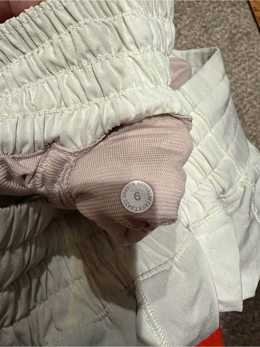Lululemon Hotty Hot Running Athletic Shorts Size 6 GT-0254