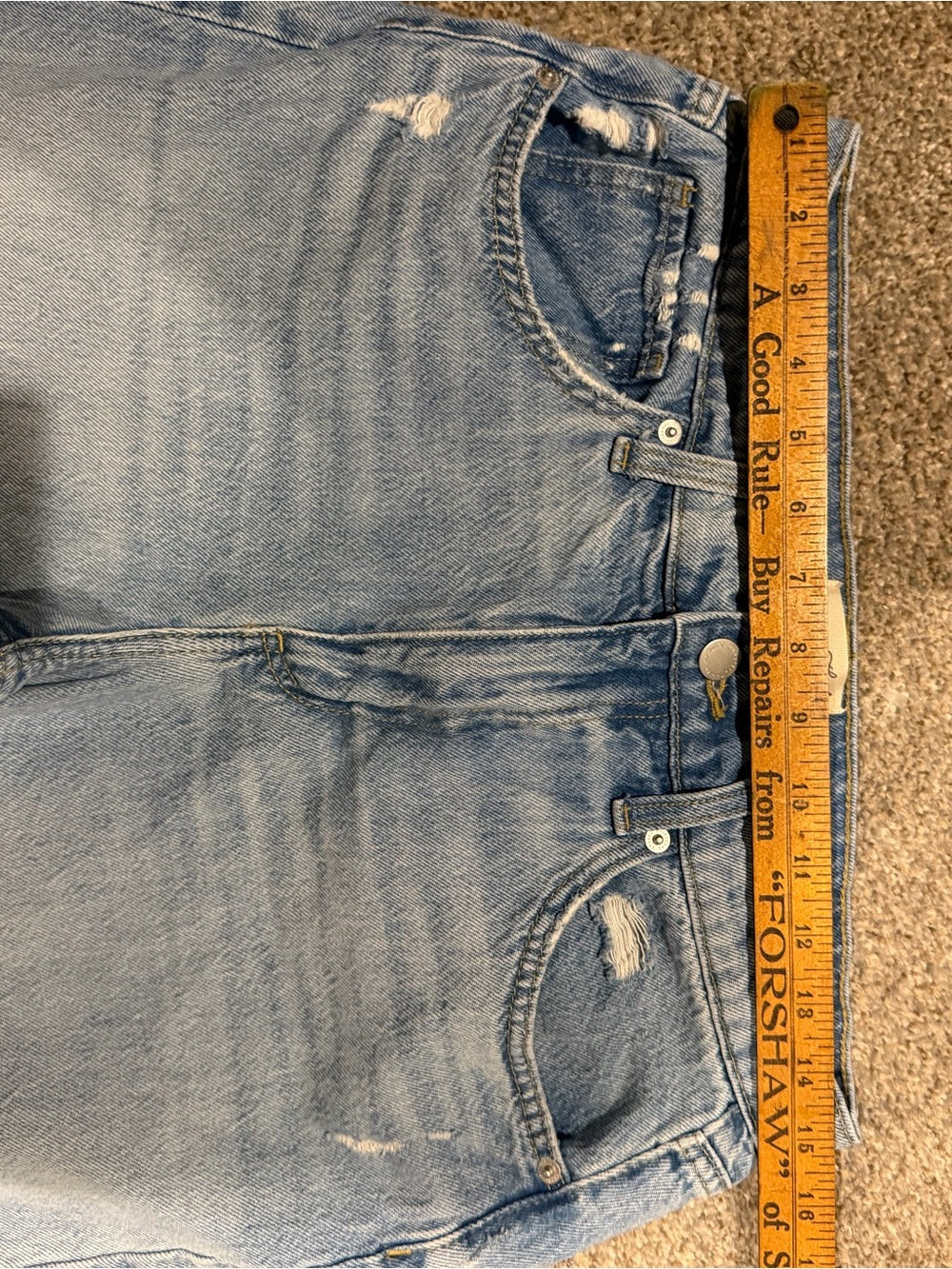Universal Thread High Rise Easy Barrel Jeans Light Wash Distressed 8 GT-0269