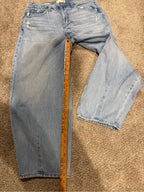 Universal Thread High Rise Easy Barrel Jeans Light Wash Distressed 8 GT-0269