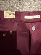 Levi’s Boyfriend Jeans Burgundy Wine Mid Rise Tapered 28x27 NWT GT-0272