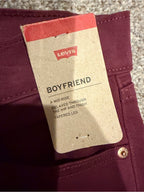 Levi’s Boyfriend Jeans Burgundy Wine Mid Rise Tapered 28x27 NWT GT-0272