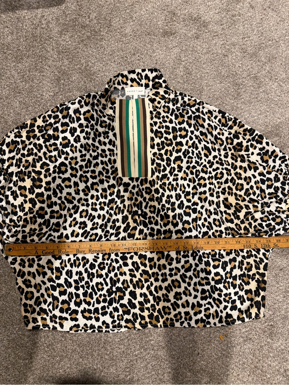 Entro Leopard Print Dolman Sleeve Striped V Neck Top Small GT-0275
