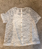 Lynn Ryan white floral lace short sleeve blouse back with gold-tone buttons