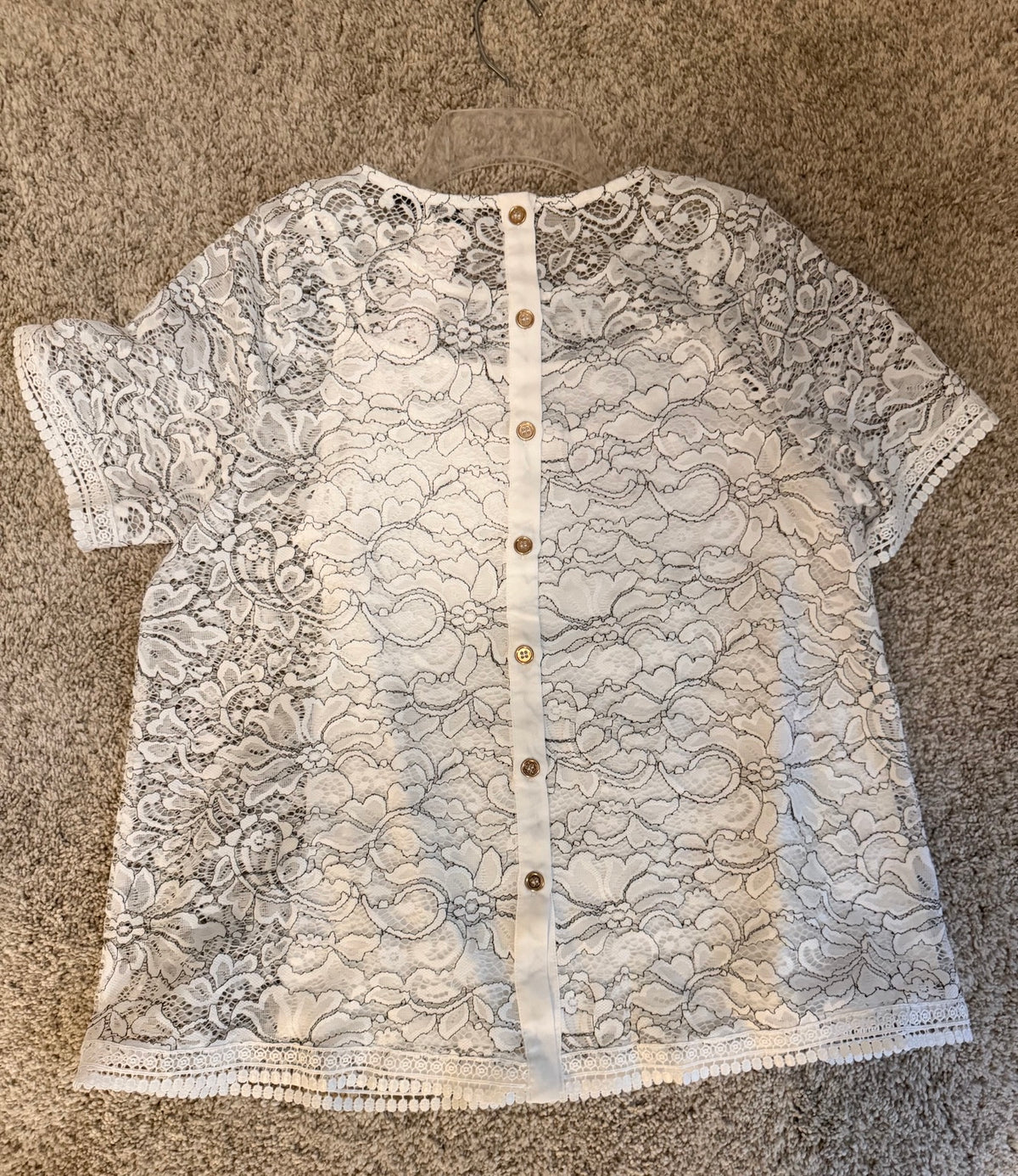 Lynn Ryan white floral lace short sleeve blouse back with gold-tone buttons
