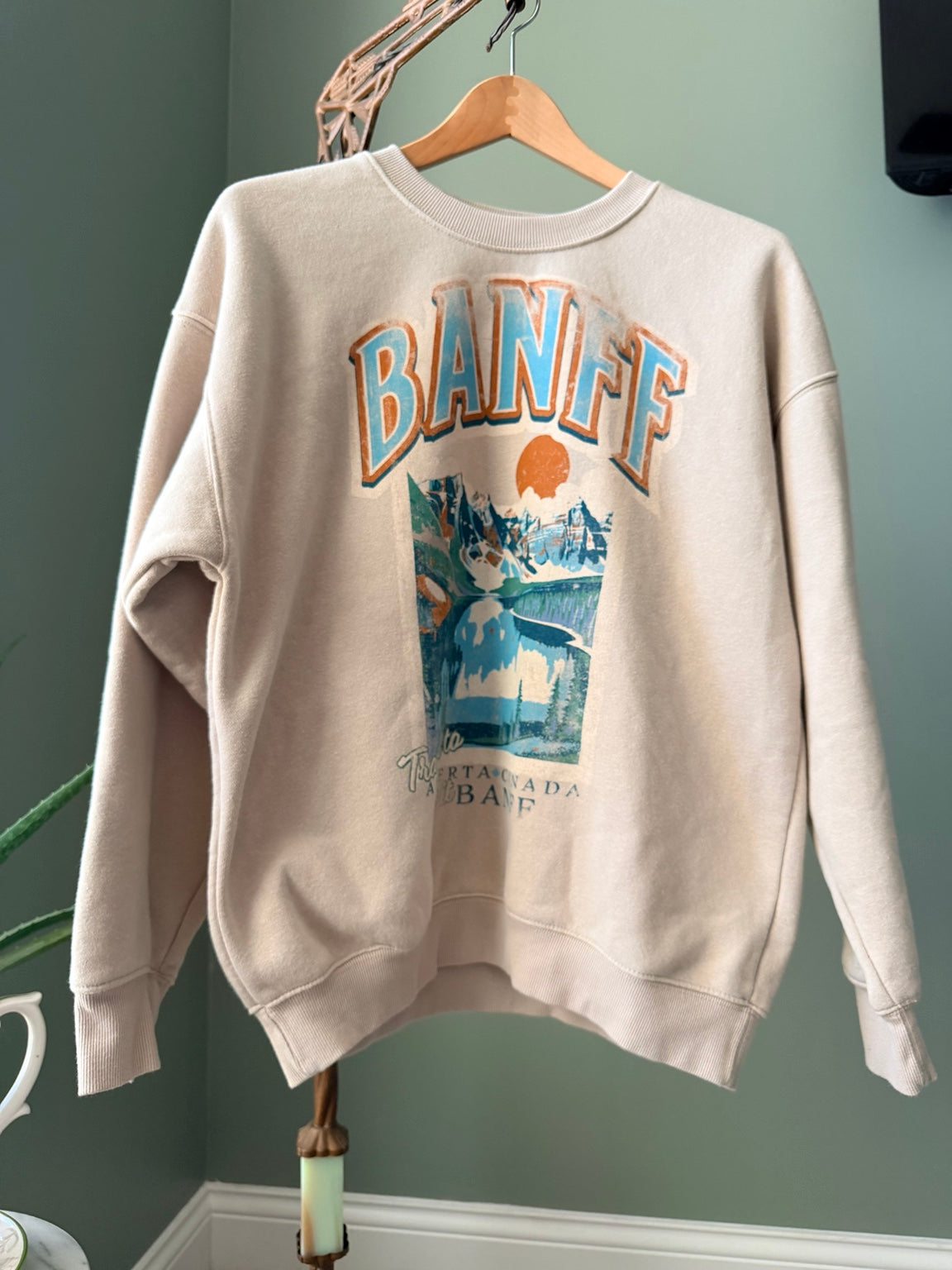 State of Mine Banff Alberta Canada graphic sweatshirt size small